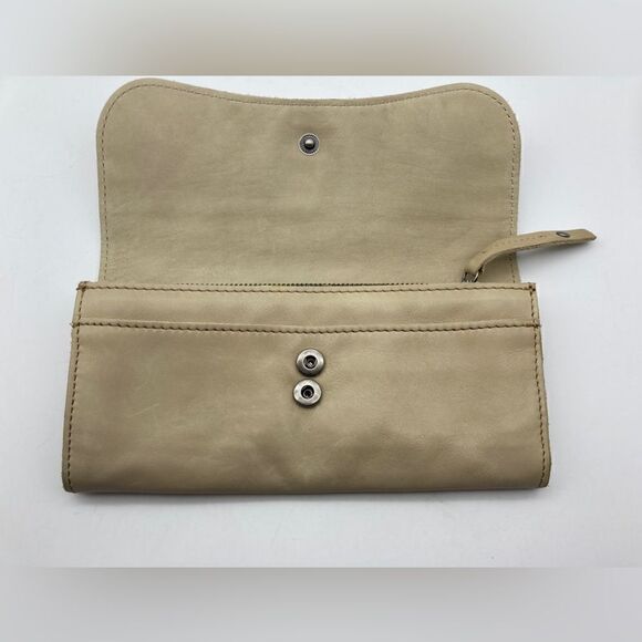 Fossil Genuine Leather Beige Wallet SWL 9689 - Picture 7 of 11